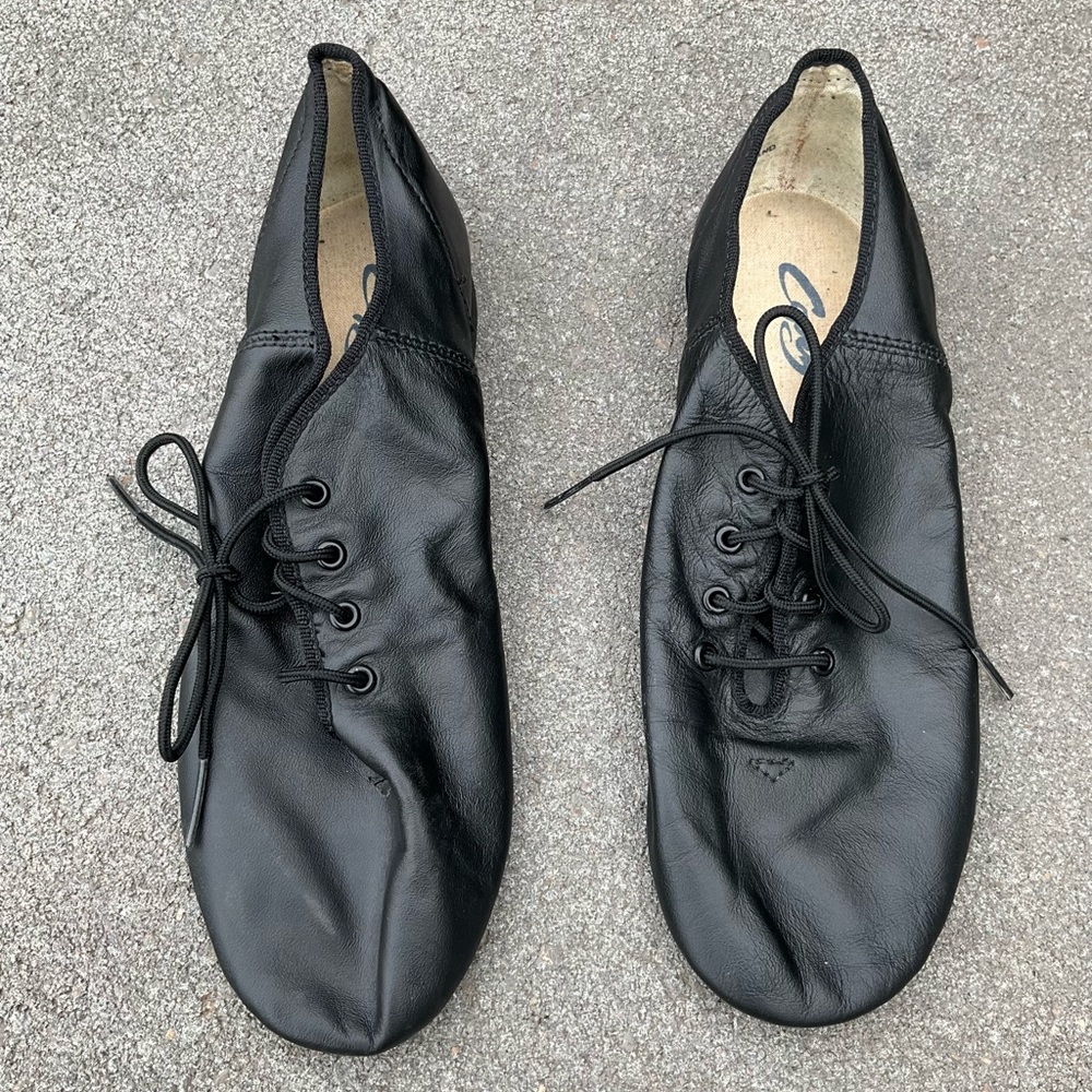 Capezio Split Sole Jazz/Salsa Dance Shoe